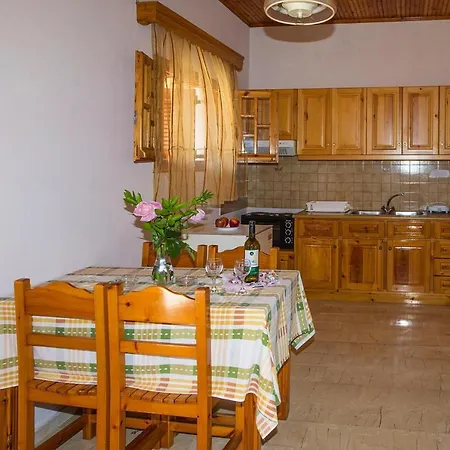 Bungalows Agathi, Róda